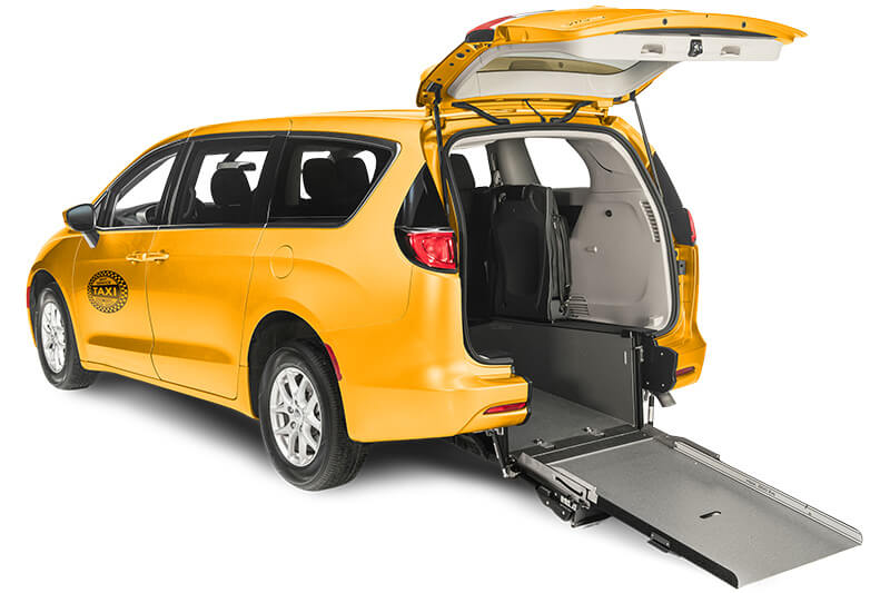 Driverge Rear Entry Voyager Taxi with FlexFlat Ramp